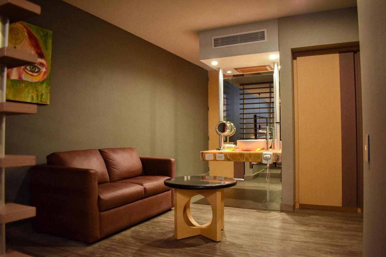 Ramada By Wyndham Mexico City Santa Fe Exterior photo