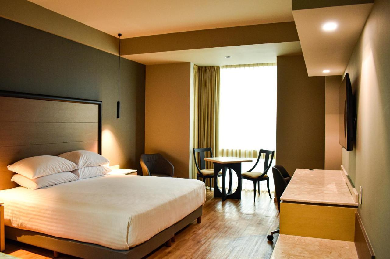 Ramada By Wyndham Mexico City Santa Fe Exterior photo