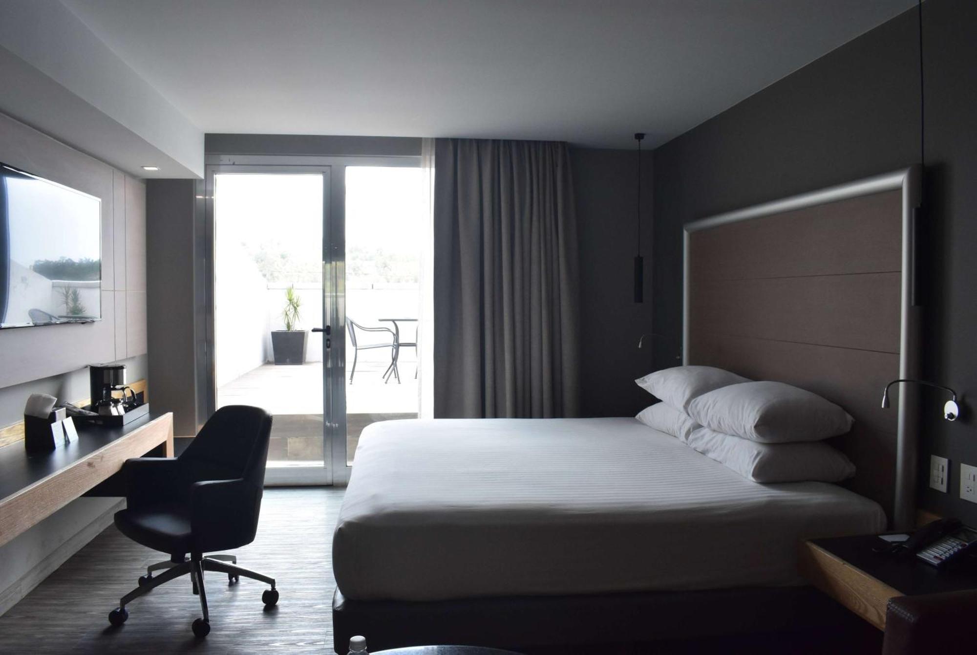 Ramada By Wyndham Mexico City Santa Fe Exterior photo