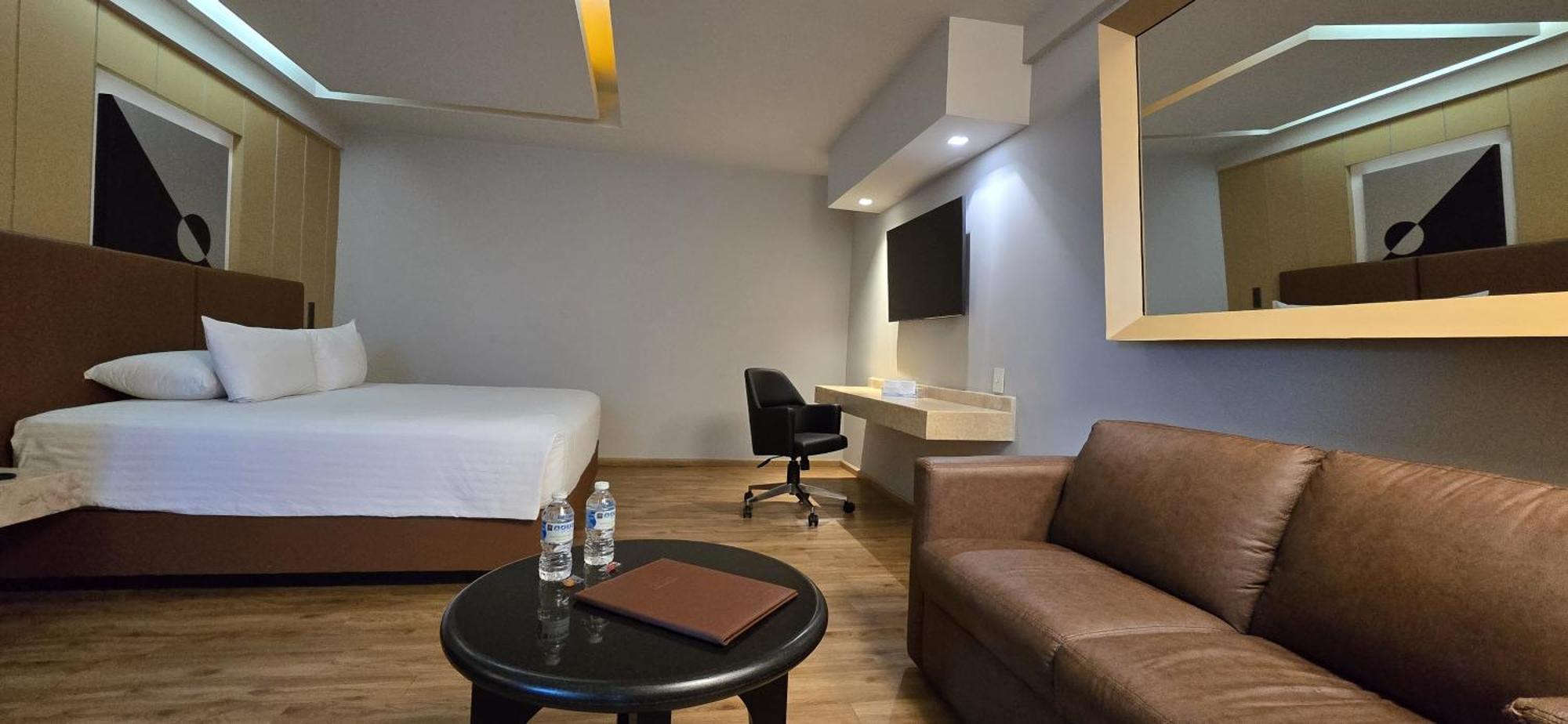 Ramada By Wyndham Mexico City Santa Fe Exterior photo