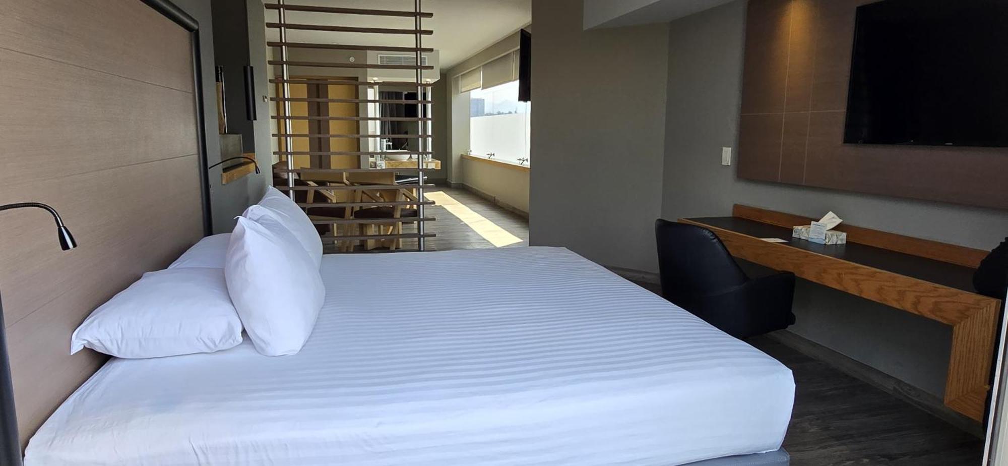Ramada By Wyndham Mexico City Santa Fe Exterior photo